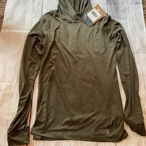 NWT long sleeved NORTH FACE xs
